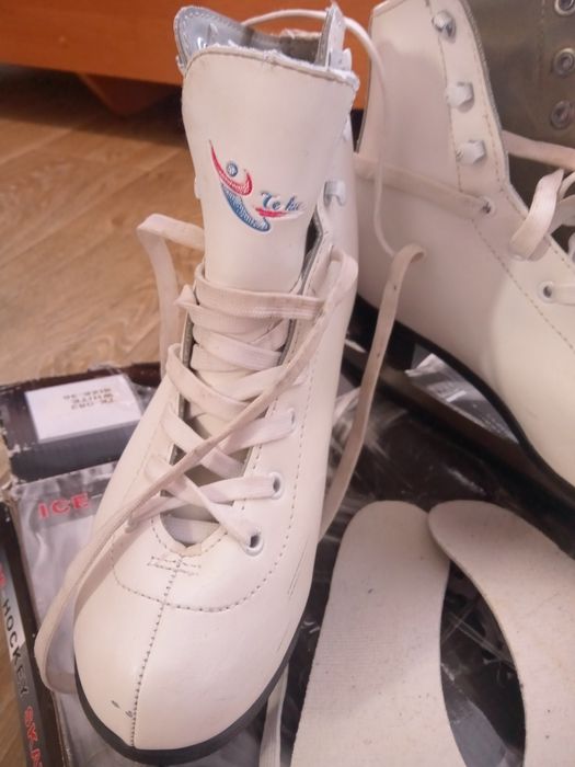 Коньки фігурні 36р