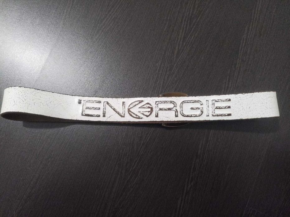 Cinto energie branco homem