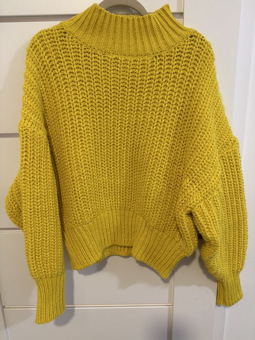 Ciepły pleciony sweter zólty rozm.M