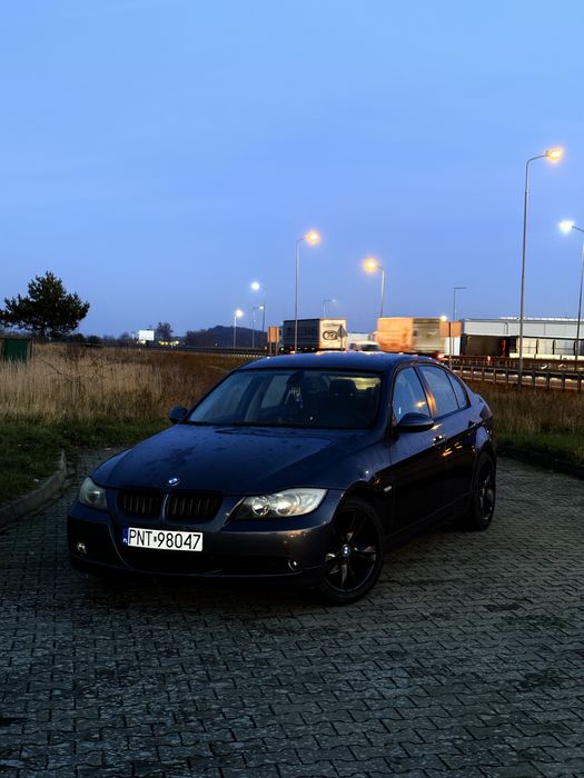 BMW E90 318i benzyna