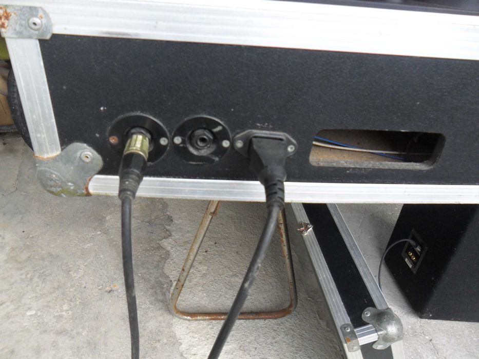 complete set with case for dj(only today with urgency)READ ANNOUNCEMENT64564397795075124