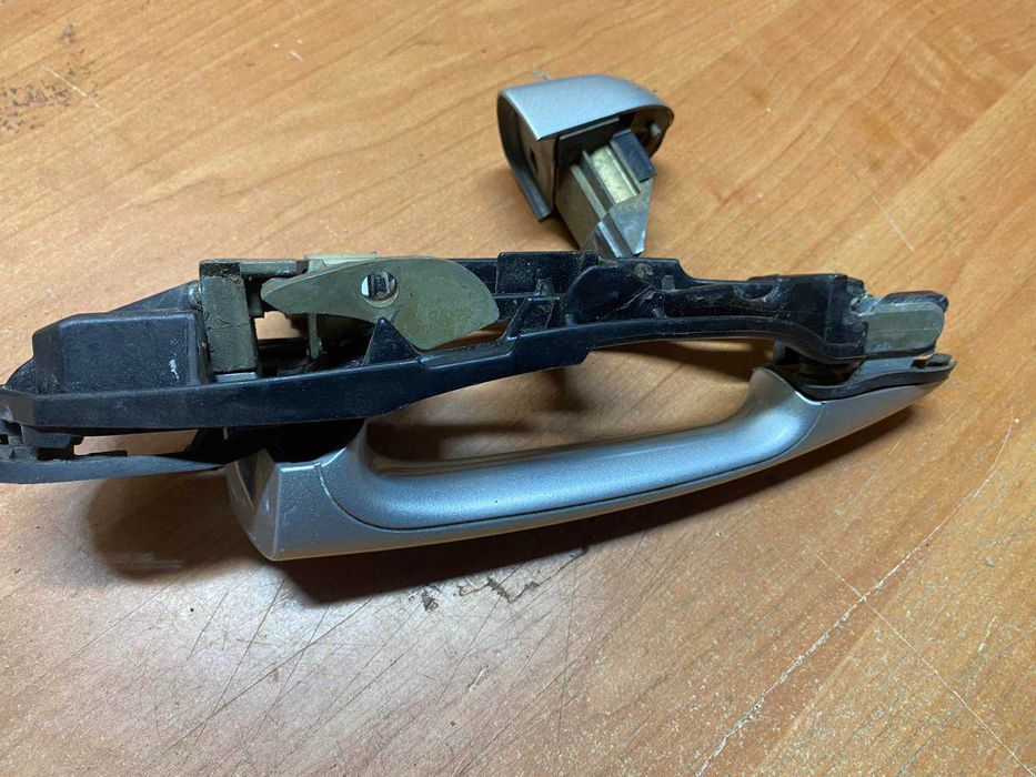 Передня права зовнішня ручка дверей БМВ Е46 кабріолет купе