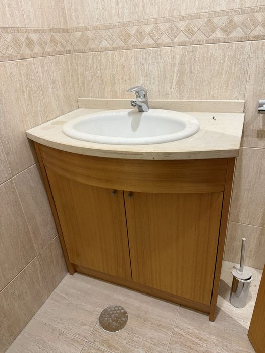 Movel de wc em bom estado