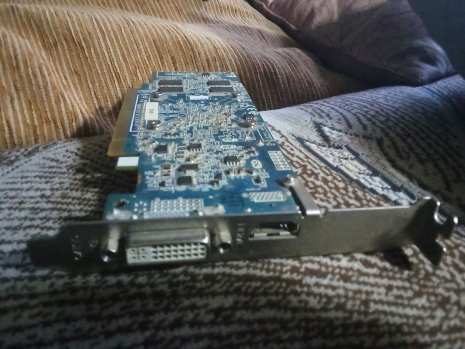 Видеокарта radion Hd8470 2GB DDR3
