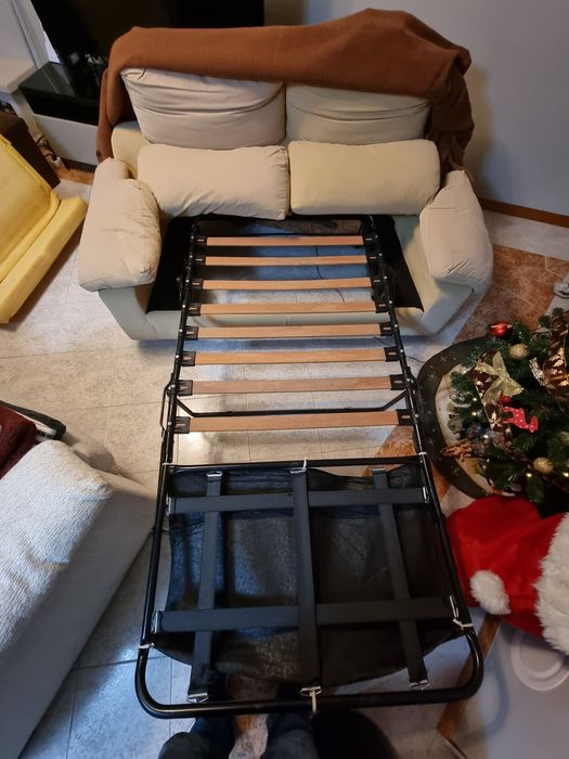 Sofá-cama de dois lugares à venda