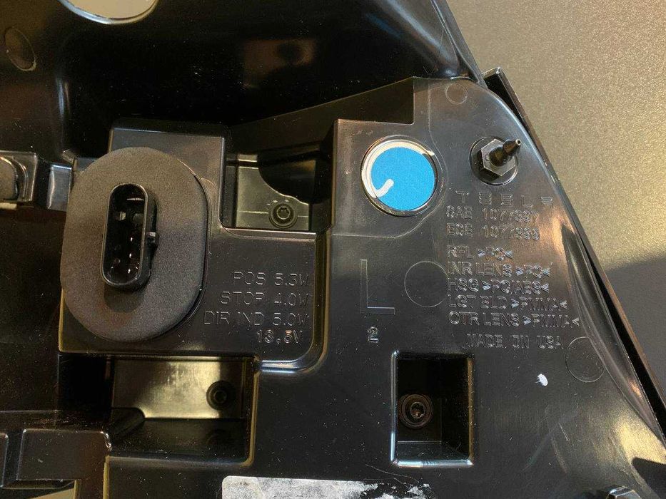 Ліхтар, Фонарь Tesla model 3 (USA) 3 pin; 1077397 1077398