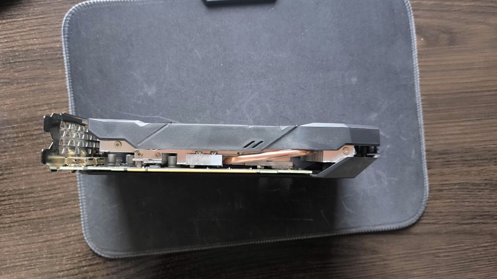 Продаю Gigabyte rtx 2060 6gb