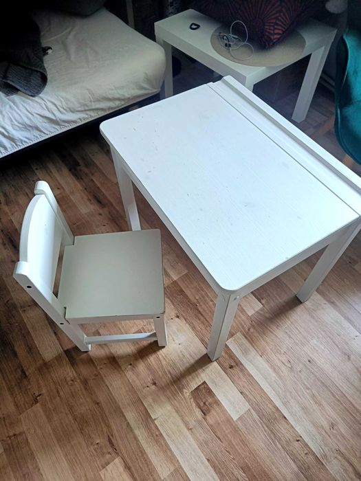Biały stolik / drewniane biurko + krzesełko dla dziecka ikea