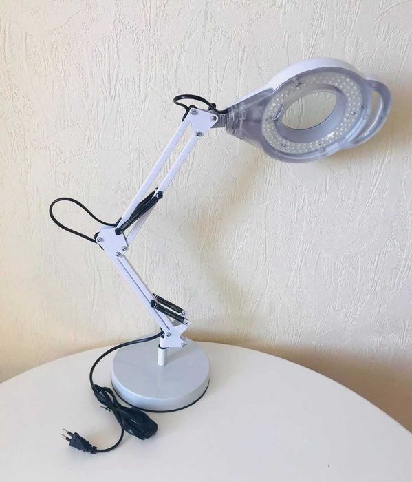 Лампа-лупа настольная на струбцине и подставке