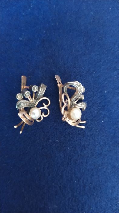 Brincos de ouro com prata