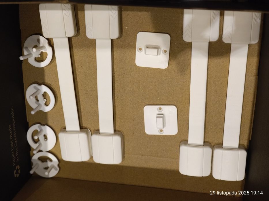 Zestaw dla malucha bboxy, łyżeczki, butelki na mleko, zabezpieczenia