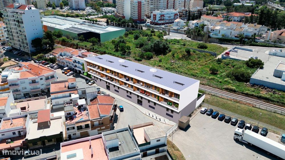 Algarve T1 Novo com garagem em Portimão