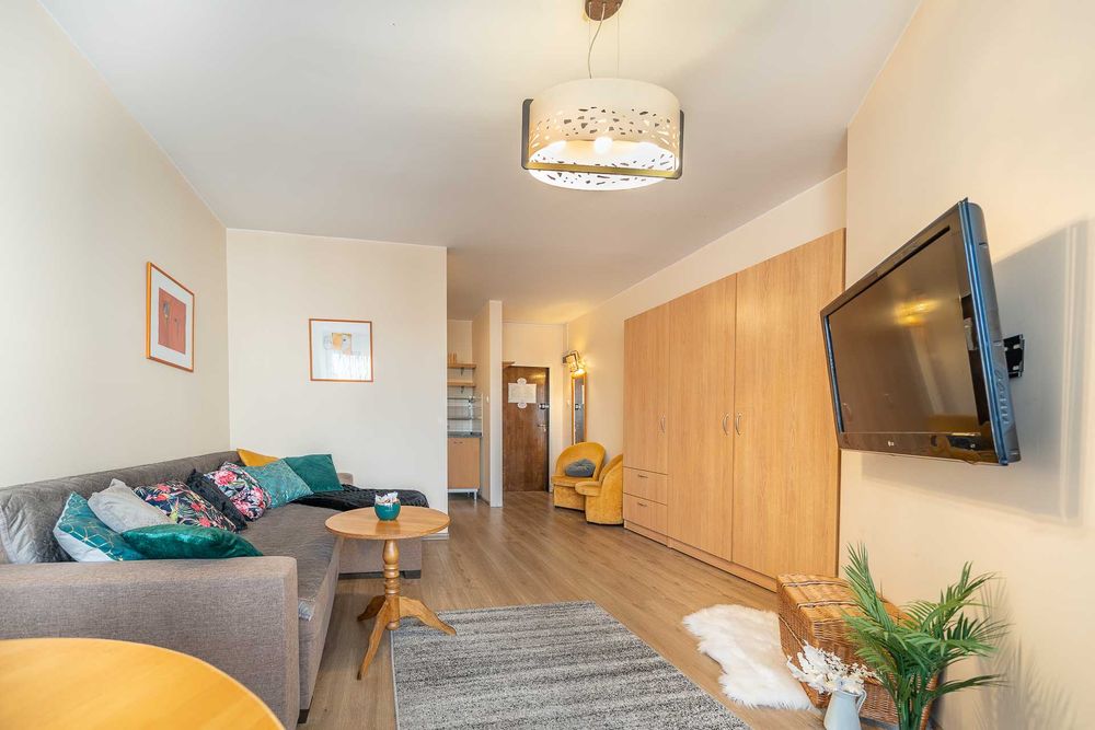 NOCLEGI  MIĘDZYZDROJE apartament salon sypialnia z WIDOKIEM NA MORZE