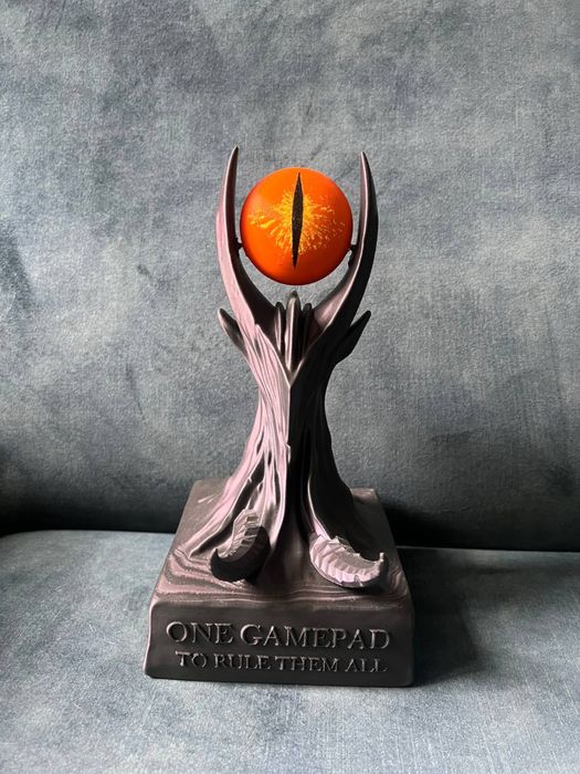 Нова підставка для геймпаду «Око Саурона»