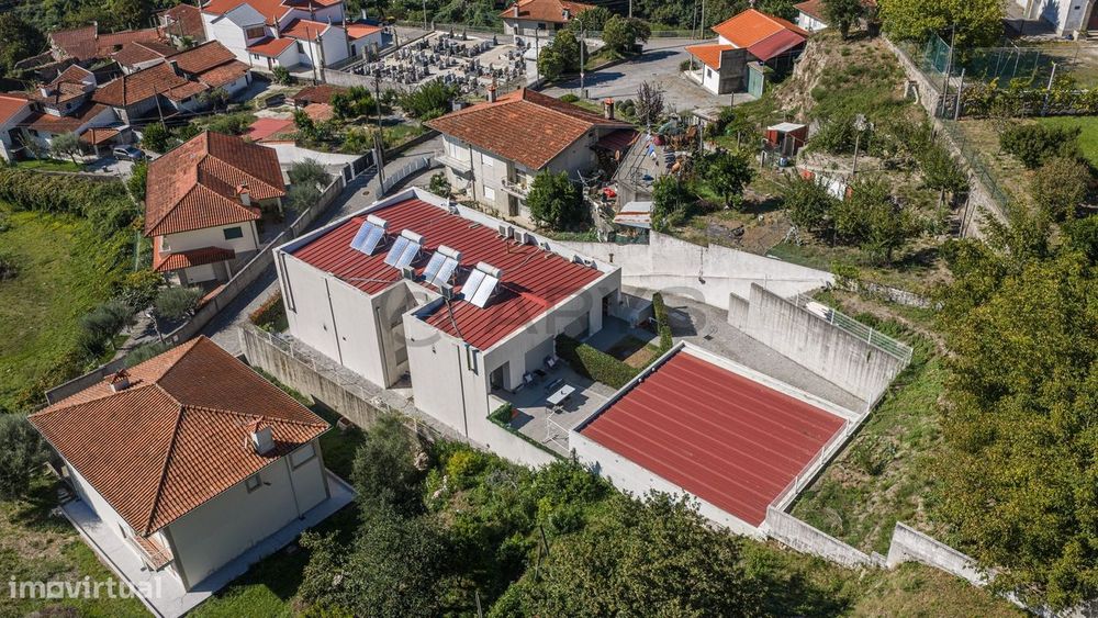 Apartamento T3 com garagem e jardim privativo
