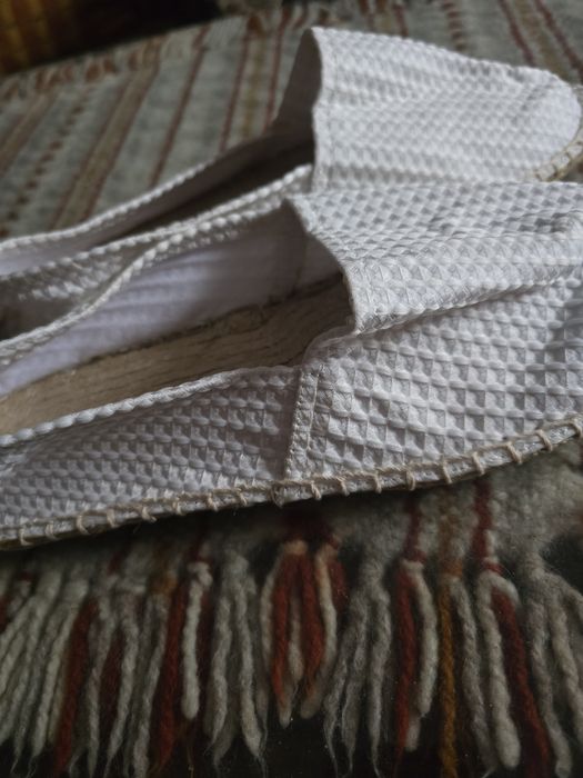 Espadryle nowe 41, unisex, białe.