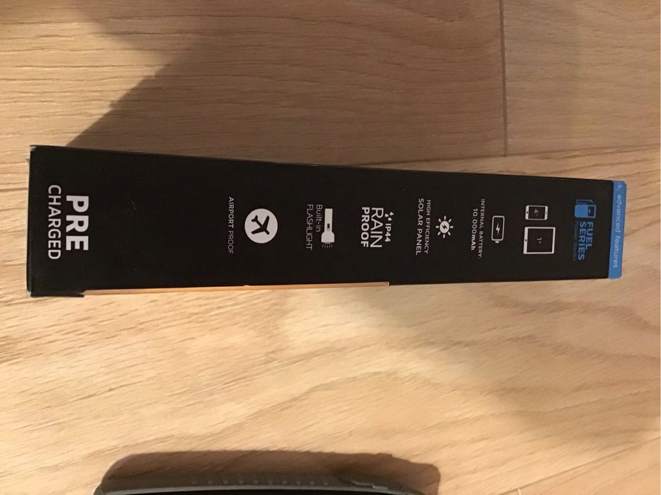 Xtrom Hybrid Solar bank 10 000 mAh powerbank FS103