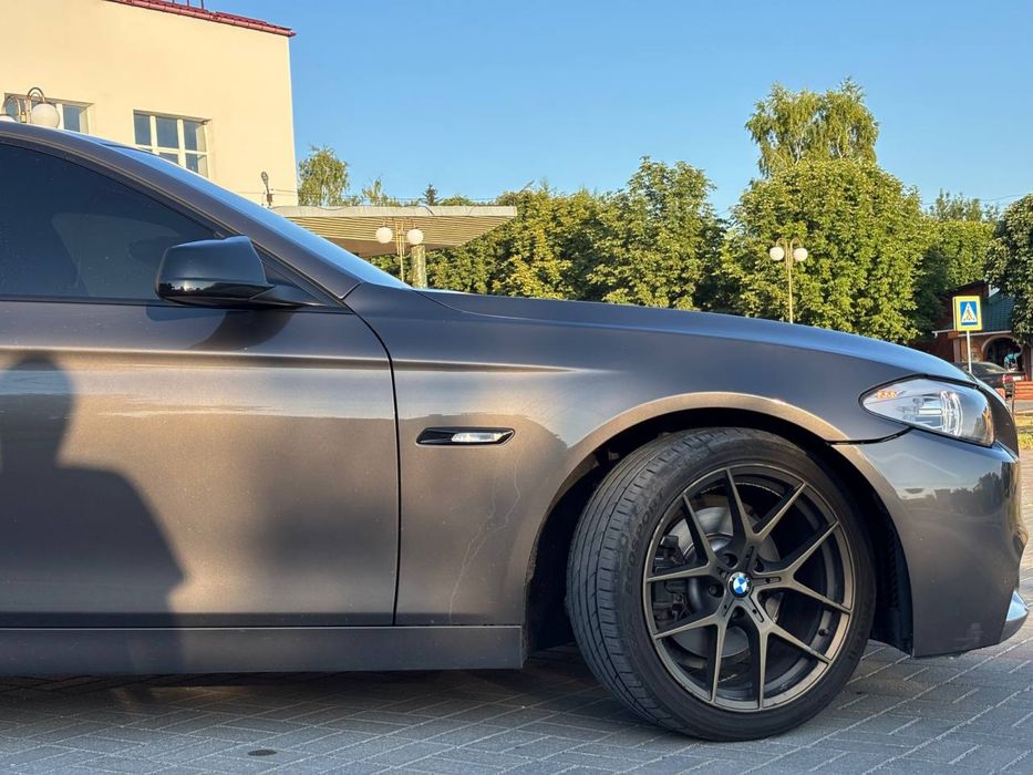 BMW F10 2012 рік ,БМВ Ф10 520i r19