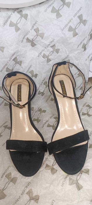 Босоніжки чорні, відкритий носок 38р