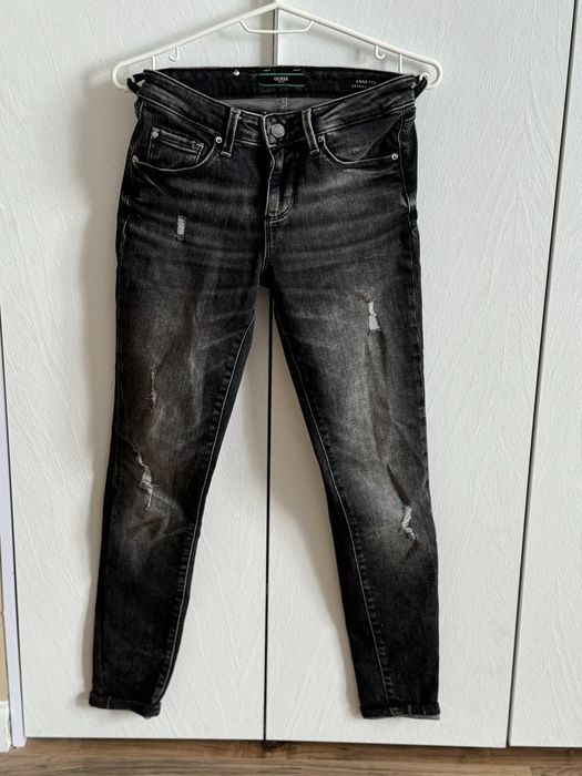 Джинси guess  xs 25р.