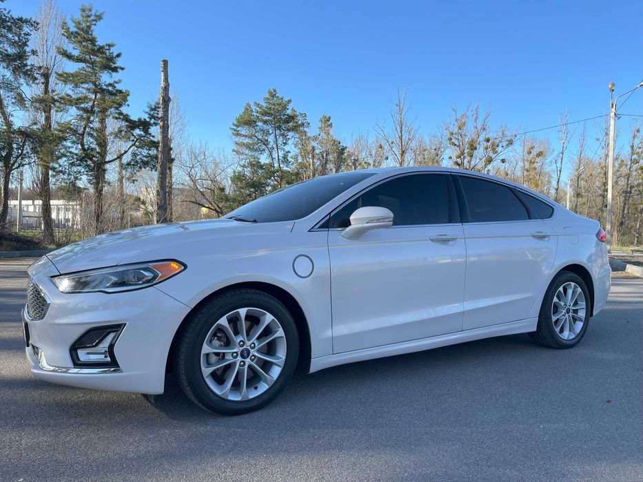 Ford Fusion 2.0 Hybrid CVT Titanium 2019 гібрид елктро