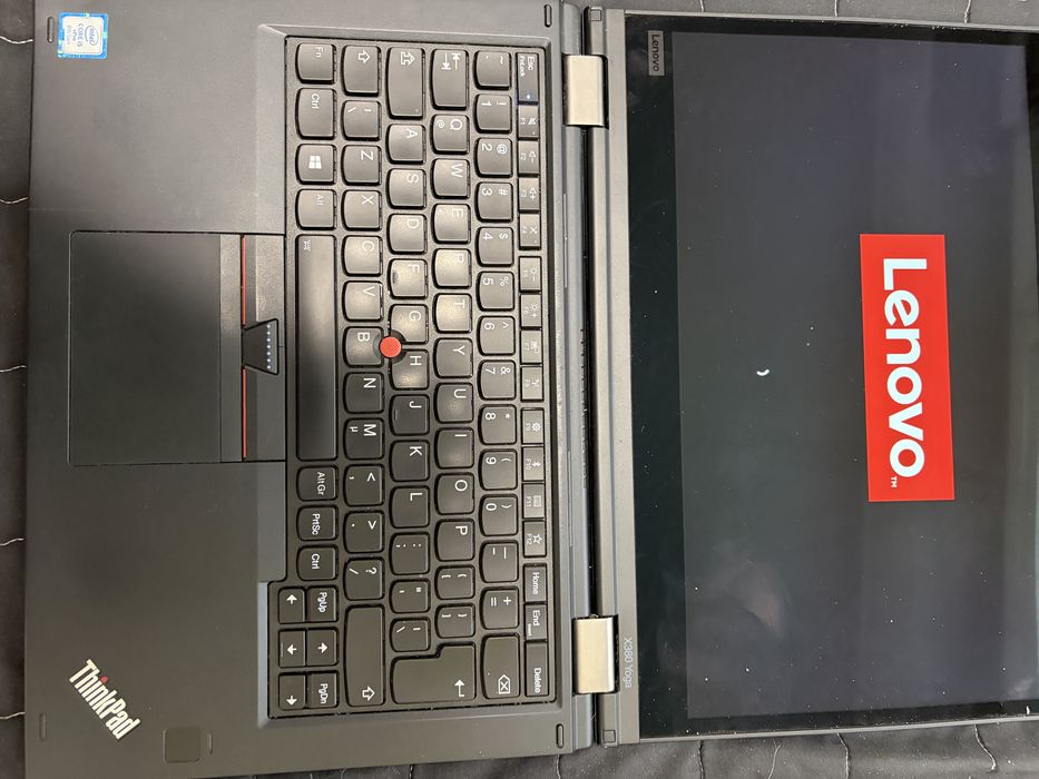 L-Yoga z Windows 11 Pro – i5 / 8GB RAM / dotyk stan idealny