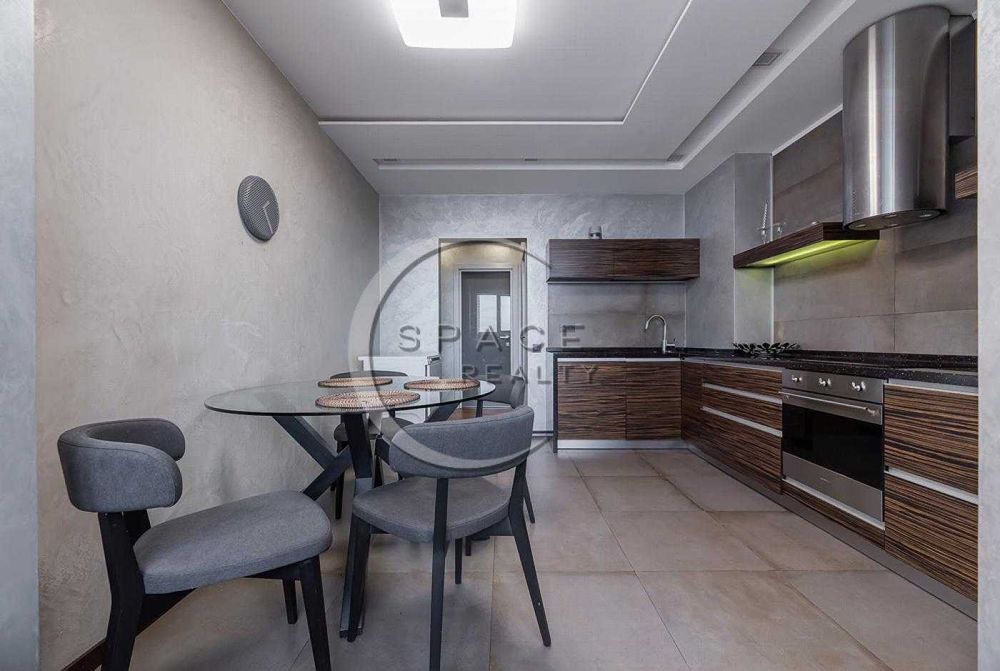 Оренда 3-кімнатної квартири 100 м2 з інвертором на 10кВт - Науки 55а