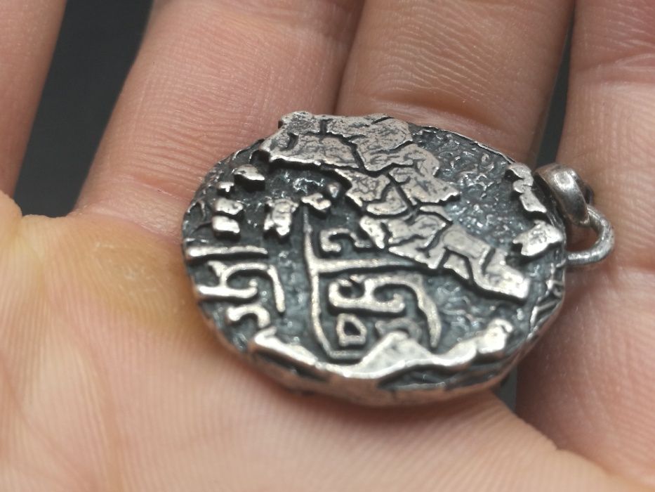 Pendente olho da onisciência mais fio (Prata)