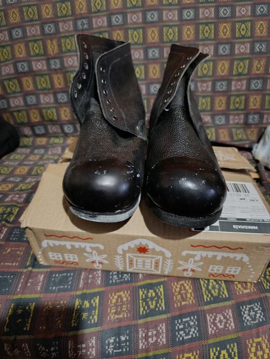 Продам новые рабочие ботинки с металлическими носками 44,5 размера