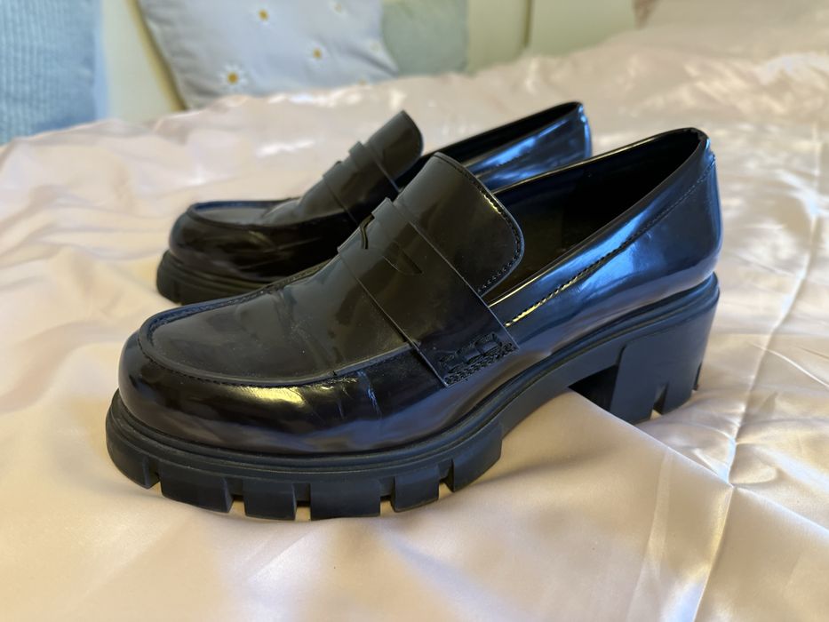 Czarne półbuty damskie
