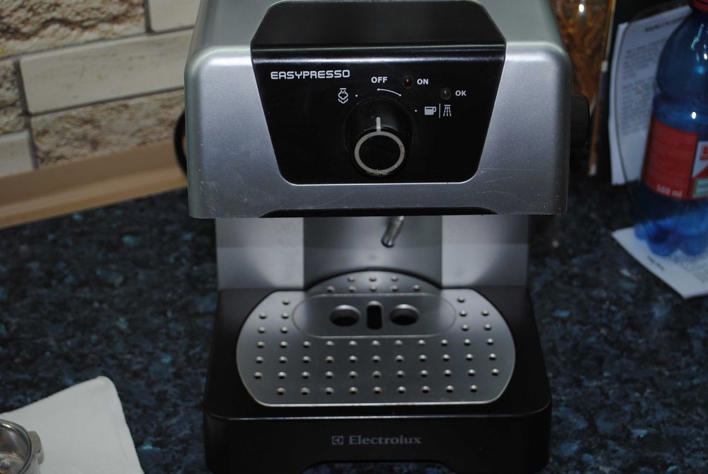 ELECTROLUX - ekspres ciśnieniowy kolbowy