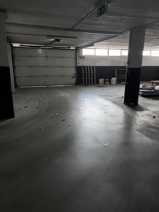 Vendo ou alugo espaço de garagem