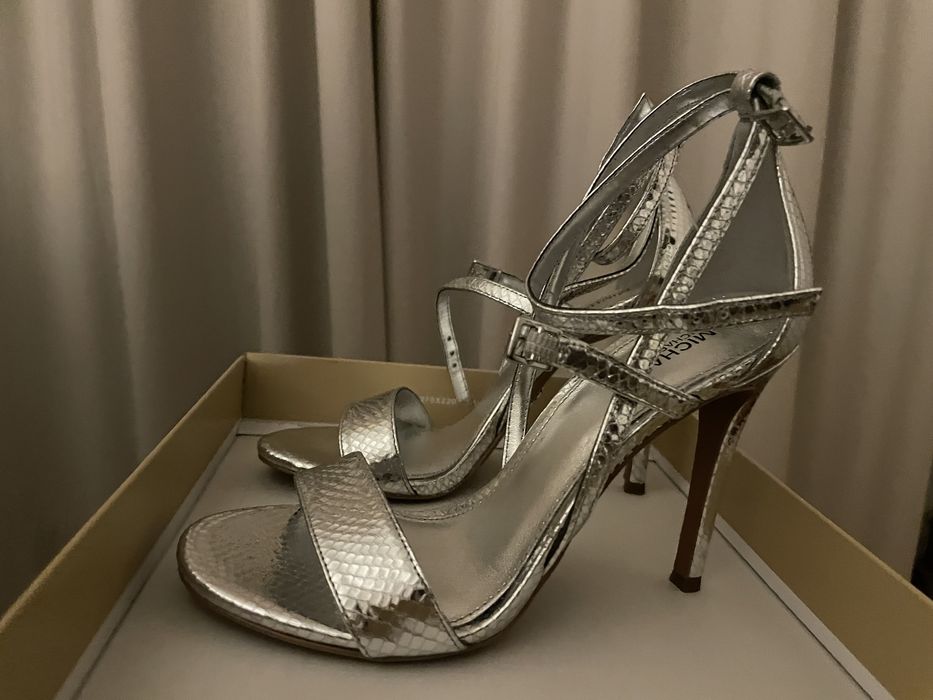 Sandalias Michael Kors novas