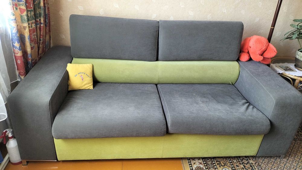 Sofa do wydania.