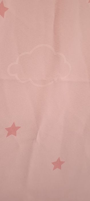 2 cortinados rosa de criança