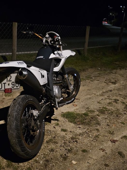 mota supermotard 125cc