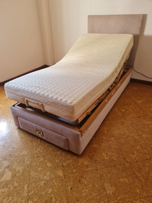 2 Soumiers com estrado articulado elétricos