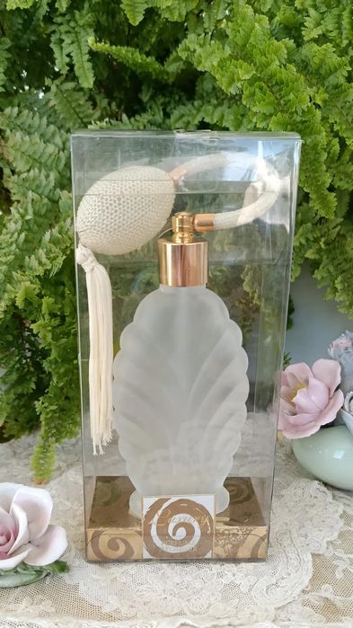 Подарок  флакон статуэтка дама винтаж шкатулка  чашка балерина