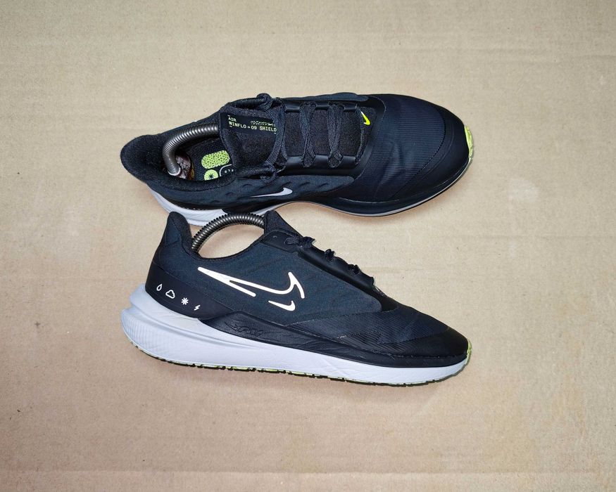 Оригінальні Бігові Кросівки Nike Air Winflo 9 Shield  Розмір 39