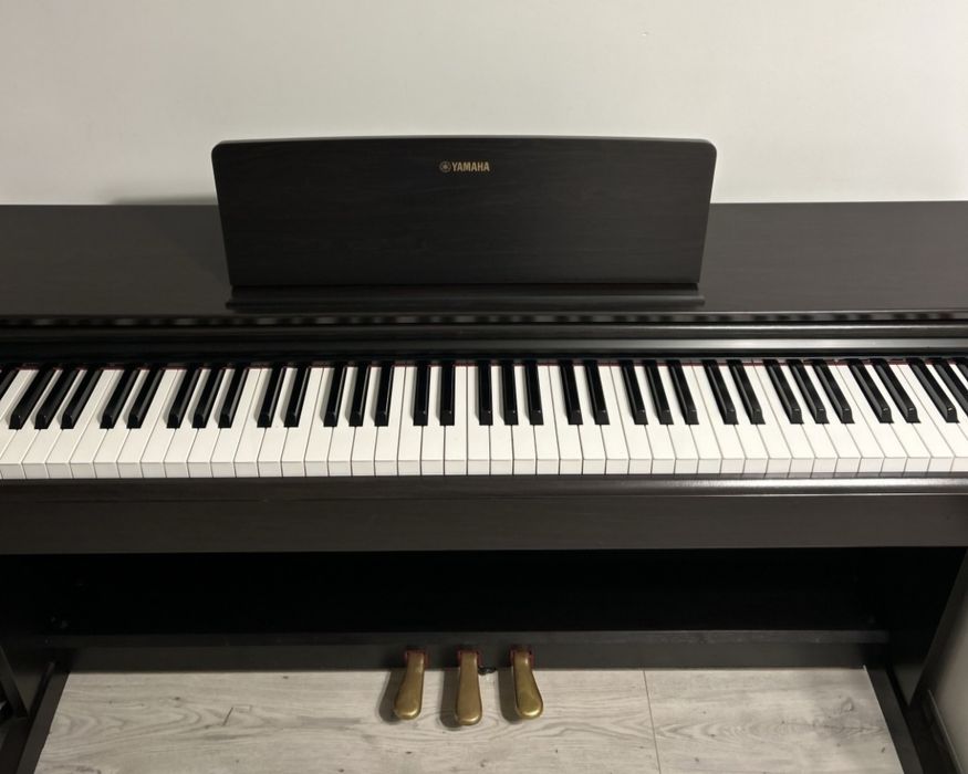 Pianino cyfrowe Yamaha YDP-143 – stan bardzo dobry