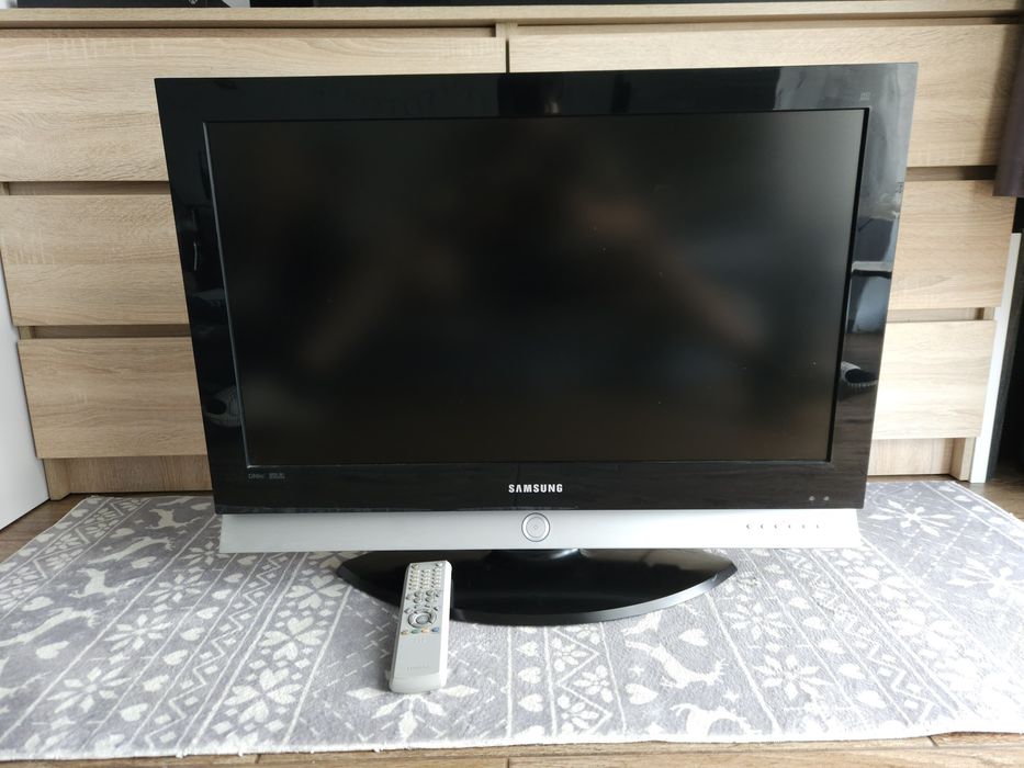 Telewizor Samsung 32 cale LE32M51B HDMI + Pilot Retro Gaming