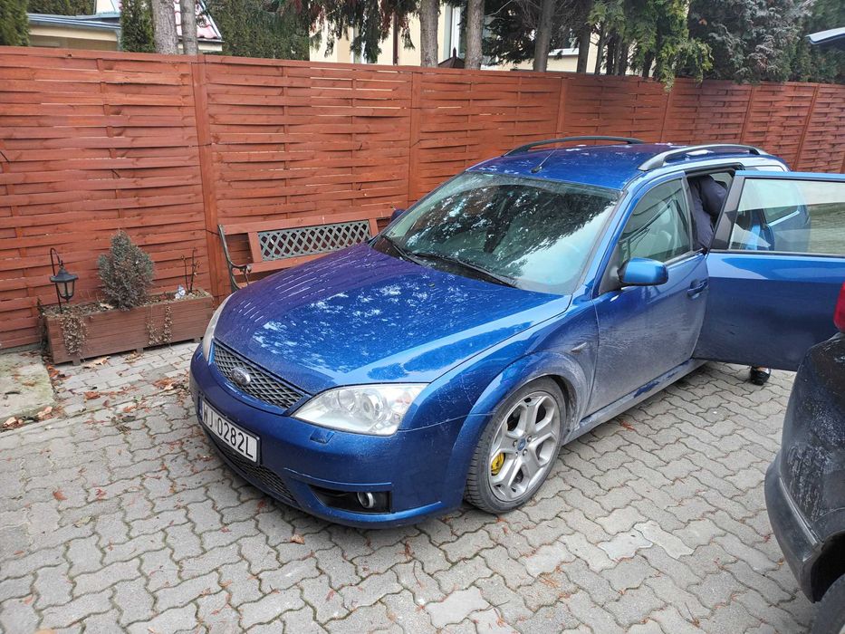 Ford Mondeo ST220 MK3 kombi.