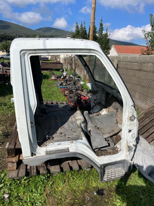 Para peças Cabine mitsubishi canter ano1997