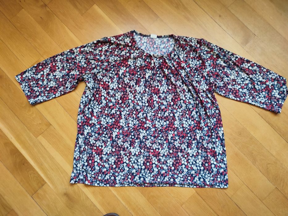 Жіноча блуза в гарному стані