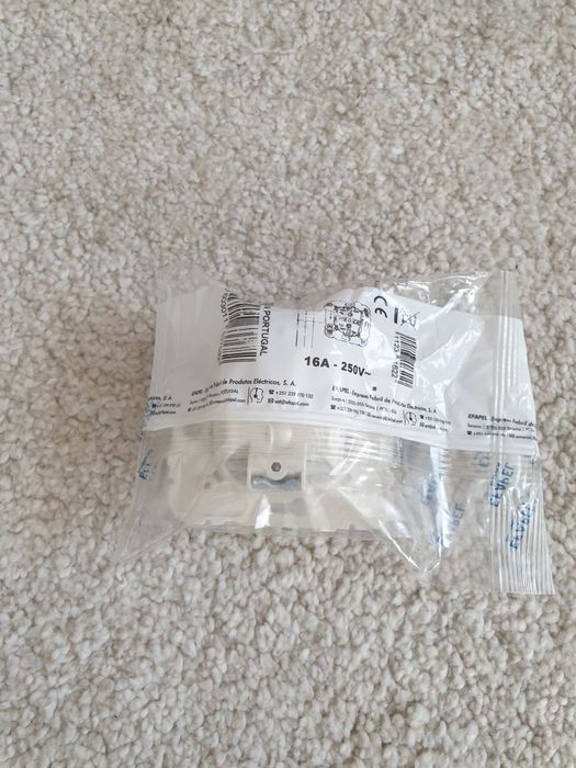 Gniazdko elektryczne z uziemnieniem