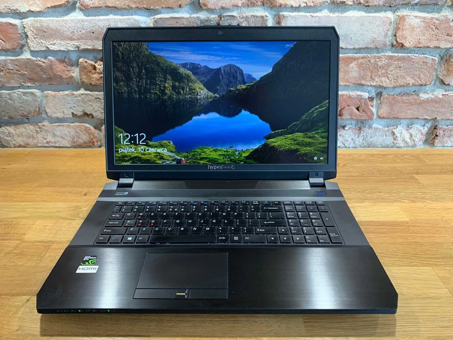 Hyperbook SL701 17.3" i7 6700HQ 32gb RAM 500GB SSD GTX 970m 6GB