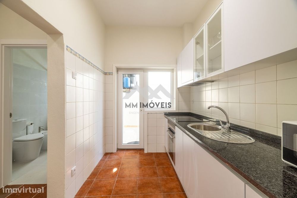 Andar de Moradia |  Rio Tinto | Garagem | Logradouro