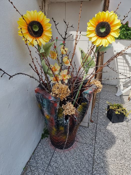 Vasos, arranjos florais e artigos decorativos