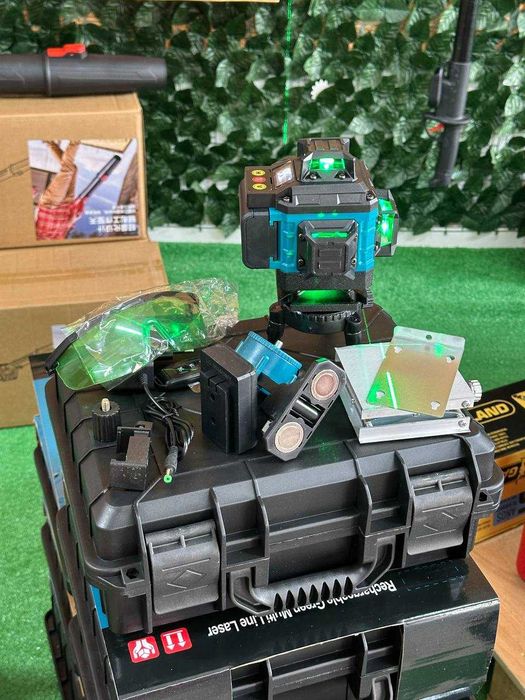 Nivel Laser 16 Linhas 2 baterias, comando e acessórios