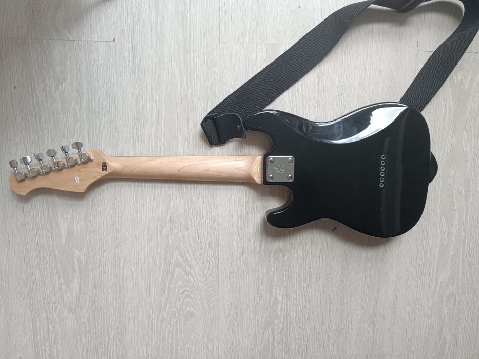 Sprzedam gitarę elektryczną